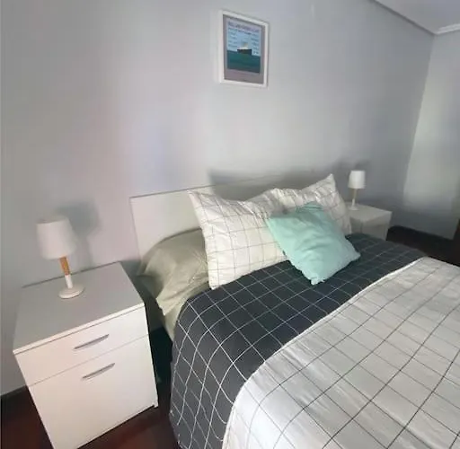 Laura & Carlos Guests House * סנטנדר