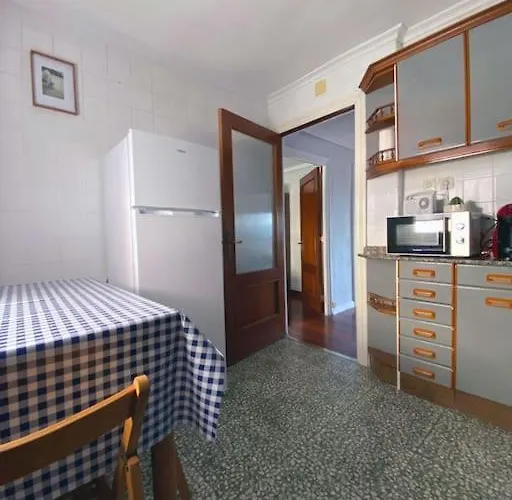 Laura & Carlos Guests House דירה סנטנדר